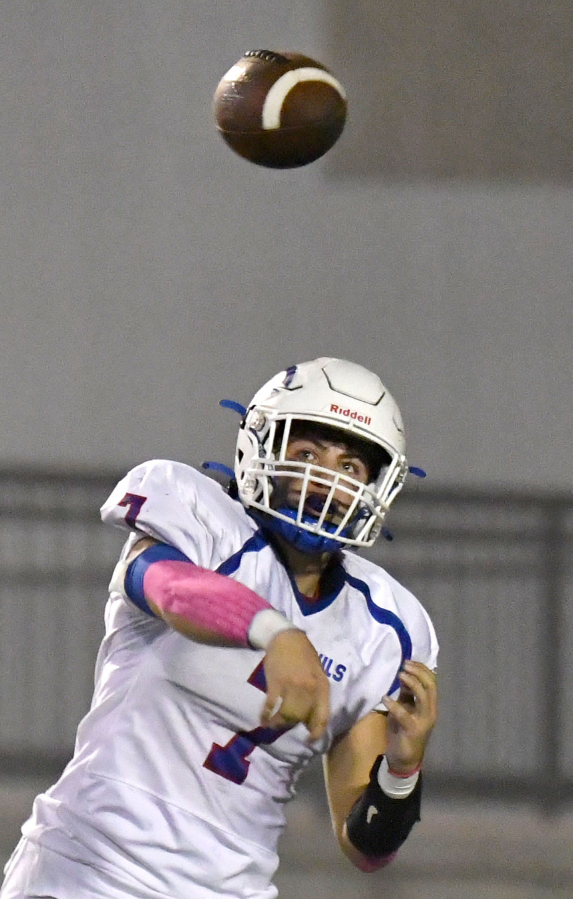 100821-qc-spt-cent-north fball-251